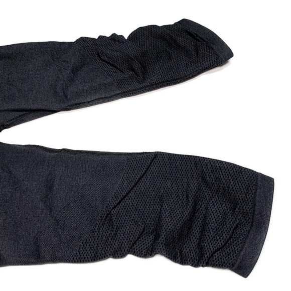 Ivivva by Lululemon Girls Dark Gray Ruched Crop Tight Leggings, size 12 - Picture 6 of 6